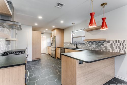 7506 Dijon Ct, San Antonio, TX, 78209-2516 | Card Image