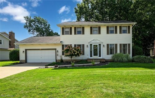 829 Dan Ave, Canal Fulton, OH, 44614-8802 | Card Image