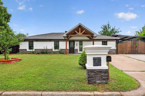 516 Post Oak Ln, Burleson, TX, 76028-6251 | Card Image