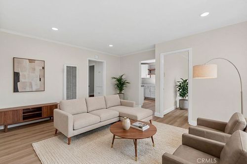 925 E Appleton St, Long Beach, CA, 90802-3347 | Card Image