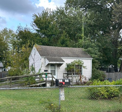 2928 Woodrow Ave, Michigan City, IN, 46360-6342 | Card Image