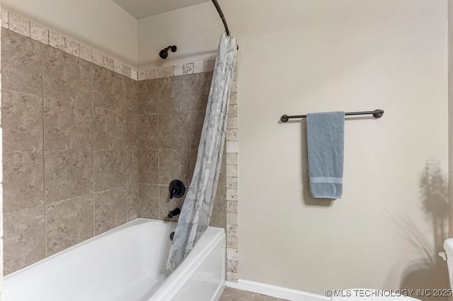 20804 E 32 Nd Pl S, House other with 3 bedrooms, 2 bathrooms and null parking in Broken Arrow OK | Image 19