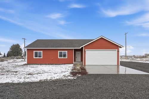 621 Sw Pope Ave, Wilbur, WA, 99185-8936 | Card Image