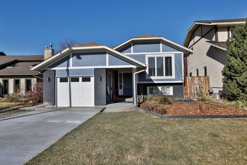11 Wildwood Cres W, Lethbridge, AB, T1K6E1 | Card Image