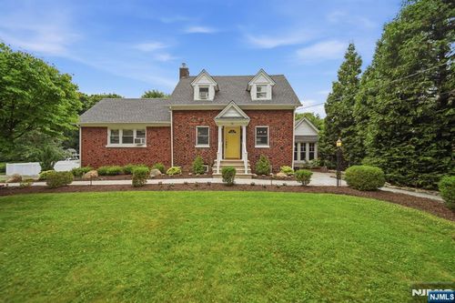 50 2nd St, Park Ridge, NJ, 07656-1852 | Card Image