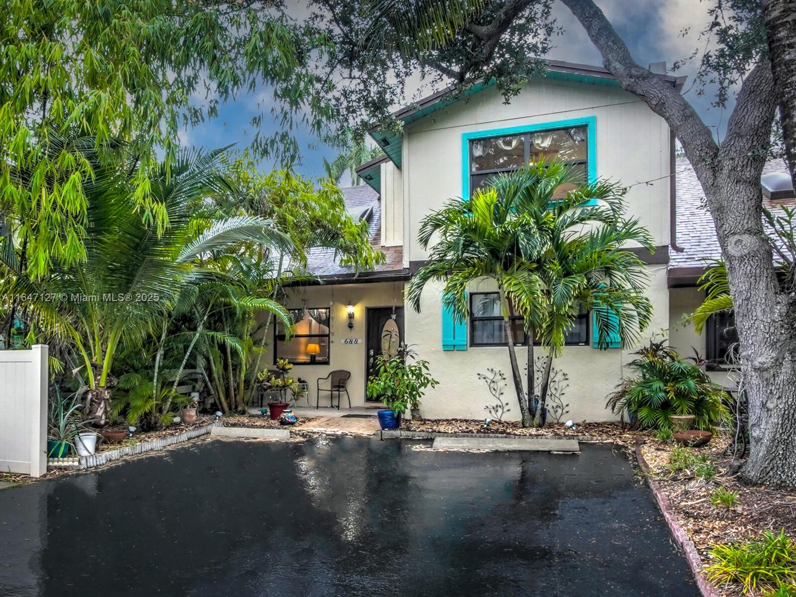 1st St, Dania, FL 33004