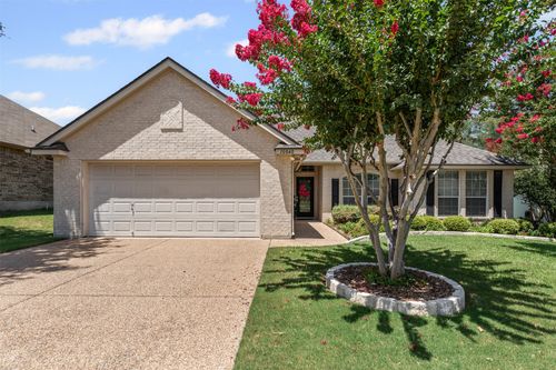 10840 Golfview Way, Benbrook, TX, 76126-4567 | Card Image