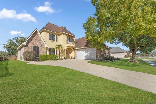 6951 Lakeland Dr, Zachary, LA, 70791-2767 | Card Image
