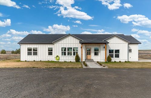 25741 Westfield Ln, Davenport, WA, 99122-8004 | Card Image