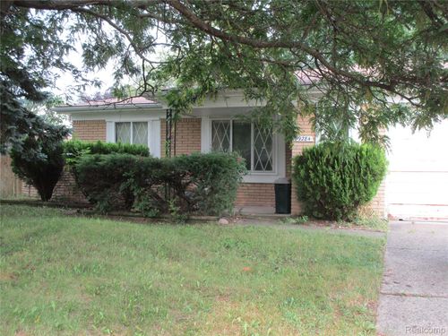 39284 Sunderland Dr, Clinton Township, MI, 48038-2679 | Card Image