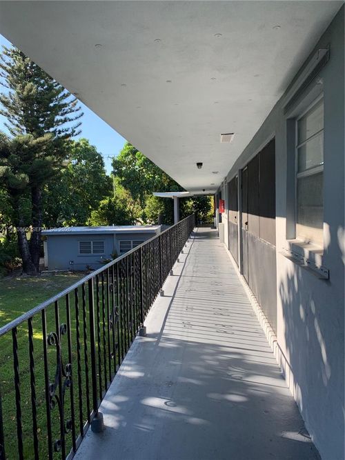 apt-9-2612 Johnson St, Hollywood, FL, 33020-3865 | Card Image