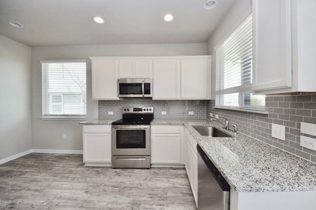 UNIT-5 - 1701 Logan Dr, Townhouse with 3 bedrooms, 2 bathrooms and 4 parking in Round Rock TX | Image 6