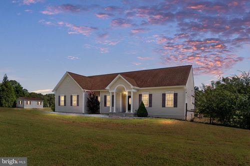 4609 Lewiston Rd, BUMPASS, VA, 23024-8809 | Card Image