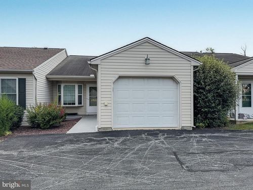 3220 Hub Ct, Dover, PA, 17315-4247 | Card Image