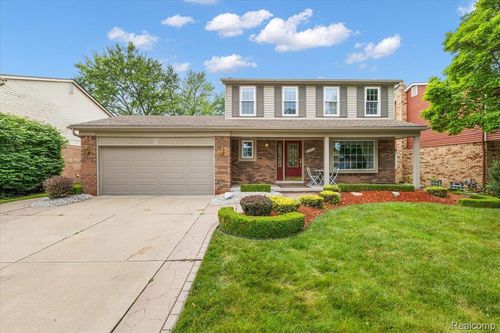 39573 Schroeder Dr, Clinton Township, MI, 48038-2869 | Card Image