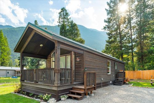 522 Glacier Ave, Hungry Horse, MT, 59919 | Card Image