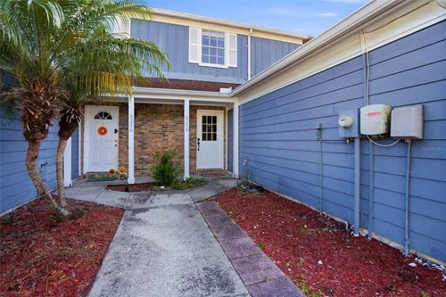 6258 Oak Cluster Cir, TAMPA, FL, 33634-2351 | Card Image
