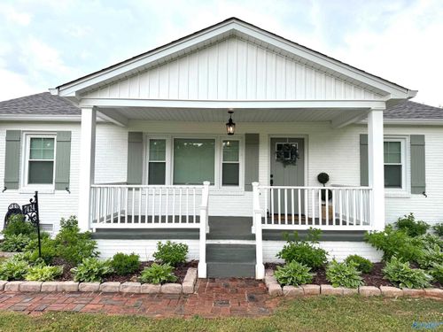 7424 Wall Triana Hwy, Madison, AL, 35757-8324 | Card Image