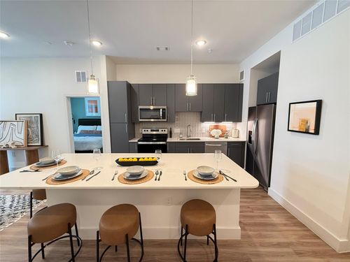 apt-605-641 W Crosstimbers St, Houston, TX, 77018-5595 | Card Image