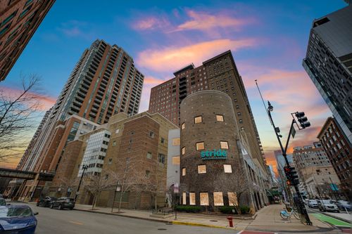apt-805-40 9th St, Chicago, IL, 60605-2143 | Card Image