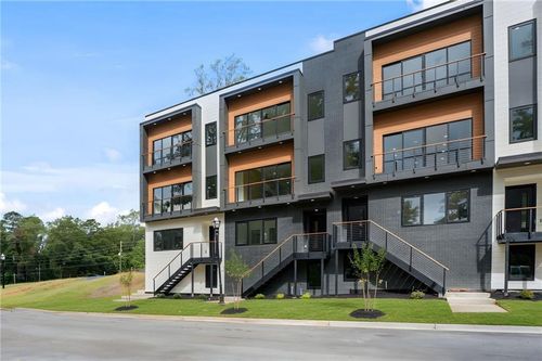 3265 Memorial Dr, Decatur, GA, 30032-3418 | Card Image