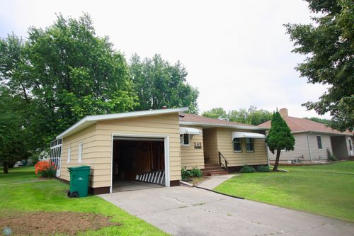 242 Oak St, Breckenridge, MN, 56520-1245 | Card Image