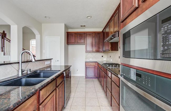 3410 Walden Creek Ln, House other with 3 bedrooms, 3 bathrooms and 2 parking in Pearland TX | Image 13
