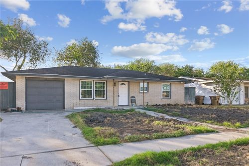 1218 Arnold Dr, Corpus Christi, TX, 78412-3604 | Card Image