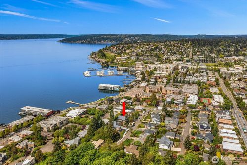 721 2nd St S, Kirkland, WA, 98033-6527 | Card Image