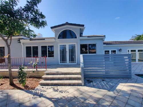 733 Ne 18th Ave, Fort Lauderdale, FL, 33304-3453 | Card Image