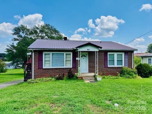 60 28th St Nw, Hickory, NC, 28601-5627 | Card Image