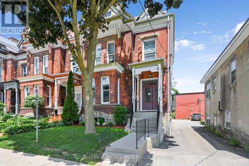 35 Bethune St, Brockville, ON, K6V2C9 | Card Image