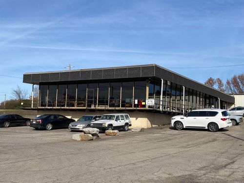 1215 E Broadway St, Morrilton, AR, 72110-3701 | Card Image