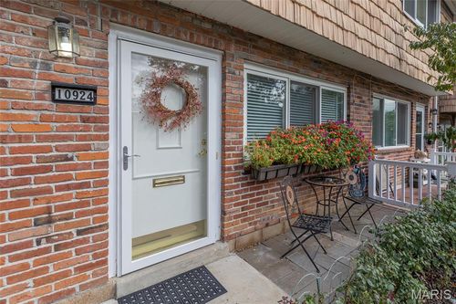 10924 Carroll Wood Way, Saint Louis, MO, 63128-1323 | Card Image