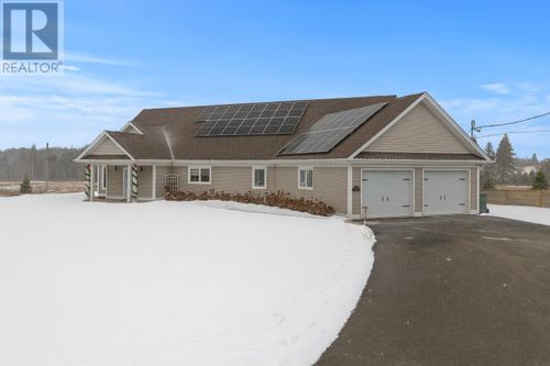 80 Pine St, Brackley Beach, PE, C1E2W2 | Card Image