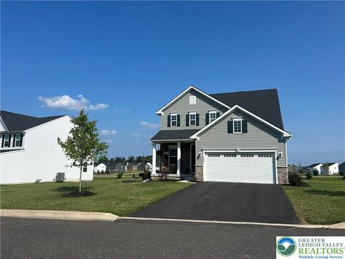 8209 Young Blvd, Fogelsville, PA, 18051-7723 | Card Image
