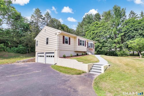 4 Cherry Heights Ter, Sandy Hook, CT, 06482-1101 | Card Image