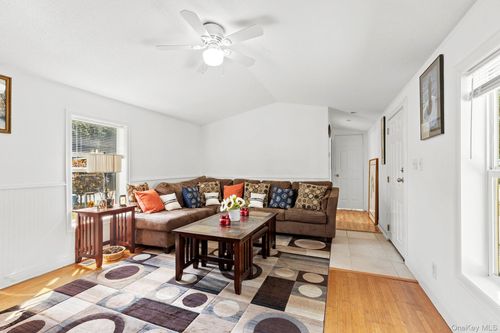 105 Oakview Hwy, East Hampton, NY, 11937 | Card Image
