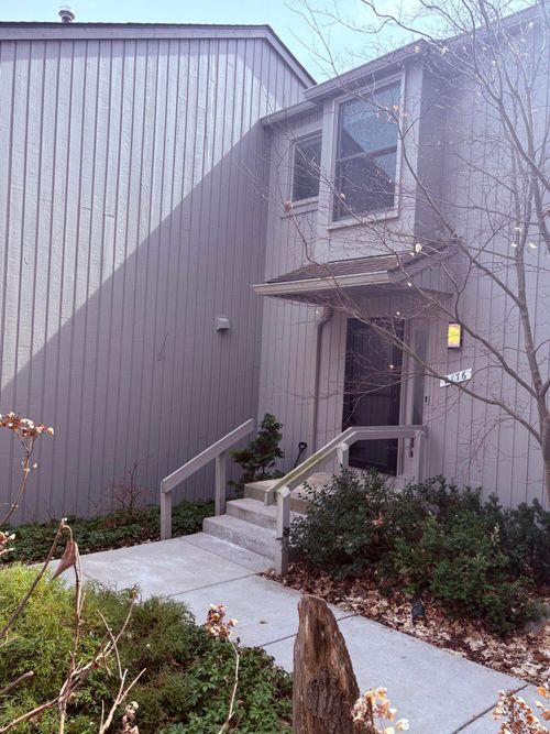 2176 Overlook Ct, Ann Arbor, MI, 48103-2336 | Card Image