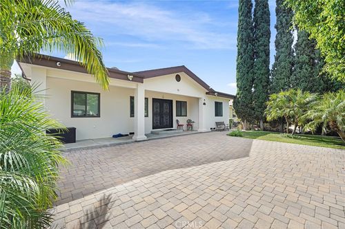5854 Satsuma Ave, North Hollywood, CA, 91601-1445 | Card Image