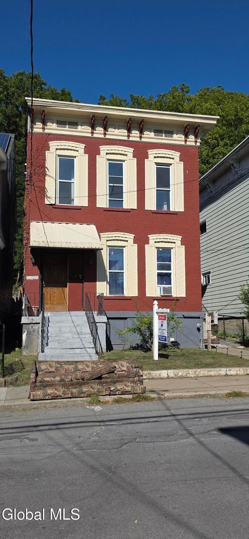 72 Grove St, Amsterdam, NY, 12010-4708 | Card Image