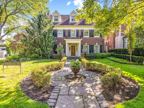 11 Dewbourne Ave, Toronto, ON, M5P1Z3 | Card Image