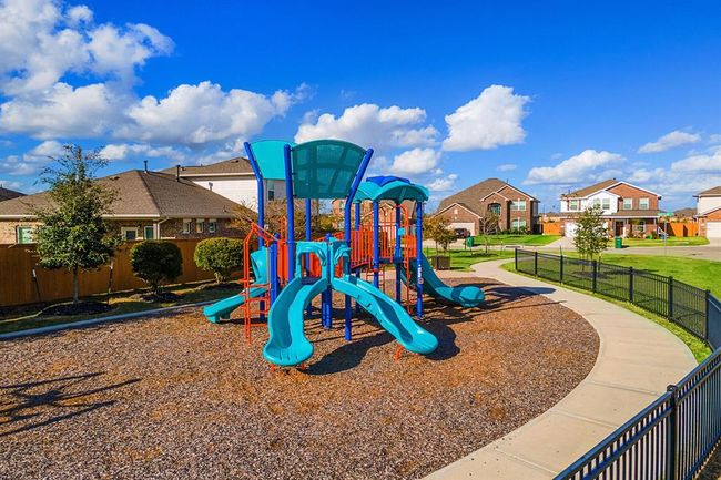 1923 June Lake Ln, House other with 4 bedrooms, 2 bathrooms and 2 parking in Iowa Colony TX | Image 11