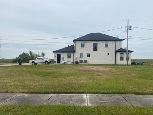 605 Daryl Dr, Chalmette, LA, 70043-1421 | Card Image