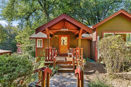 18464 47th Pl Ne, Lake Forest Park, WA, 98155-4354 | Card Image