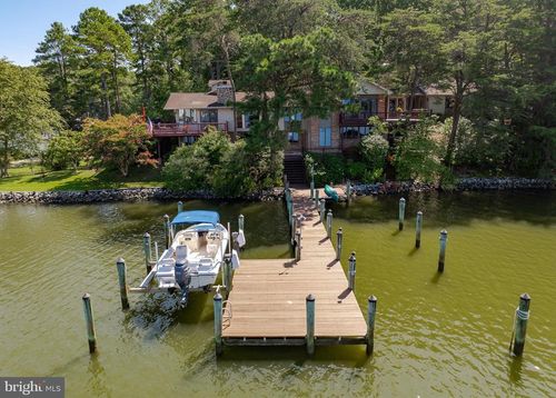 222 Harbor Dr, LUSBY, MD, 20657-2714 | Card Image