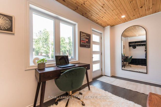 2311 Gerrard St E, House attached with 3 bedrooms, 2 bathrooms and null parking in Toronto ON | Image 5