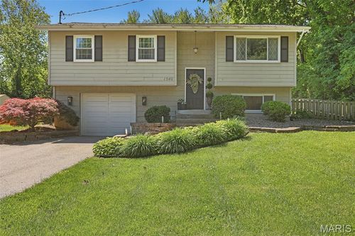 1540 Weber Dr, Edwardsville, IL, 62025-4104 | Card Image