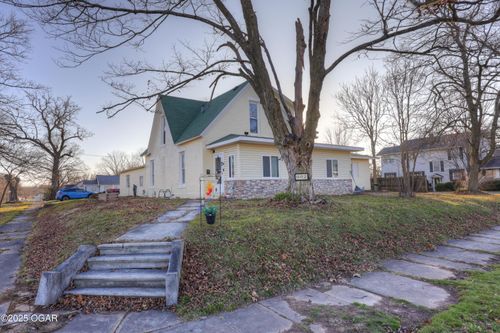 802 Oak St, Carthage, MO, 64836-1913 | Card Image