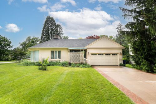 1076 Prospect Boulevard, Waterloo, IA, 50701 | Card Image
